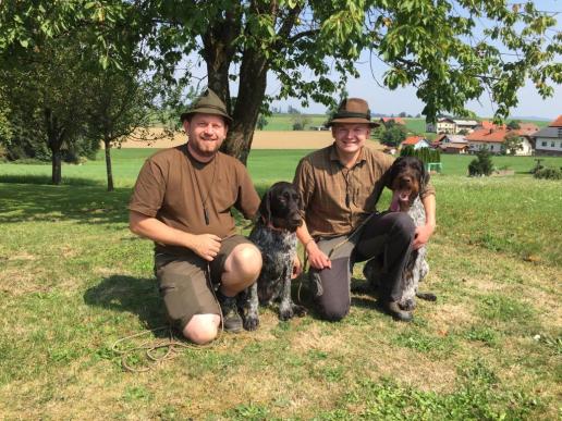Kora und Kaja erfolgreich bei der Schweiß Sonderprüfung des Sauwälder Jagdhundeklubs